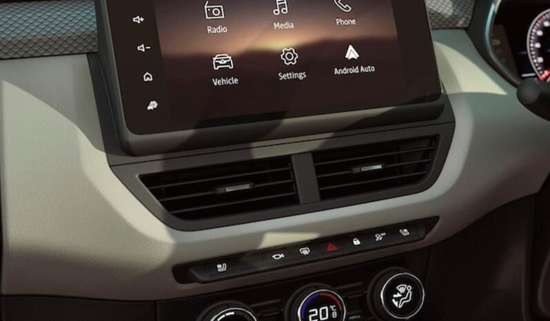 
								RENAULT TRIBER full									