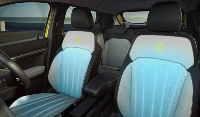 
								RENAULT TRIBER full									